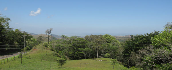 From the apartment, there is this expansive view down the foothills to the Guanacaste lowlands and the range of maountains before the Pacific Coast.
